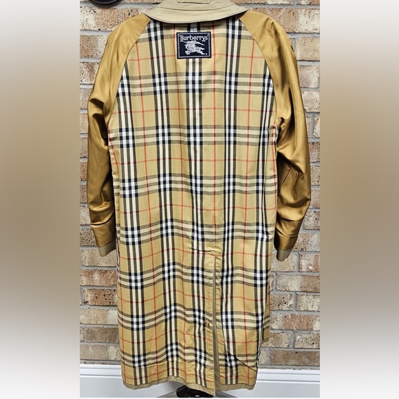 Burberry Tan Trench Coat Unisex Women Medium/ Men size small - Picture 9 of 12